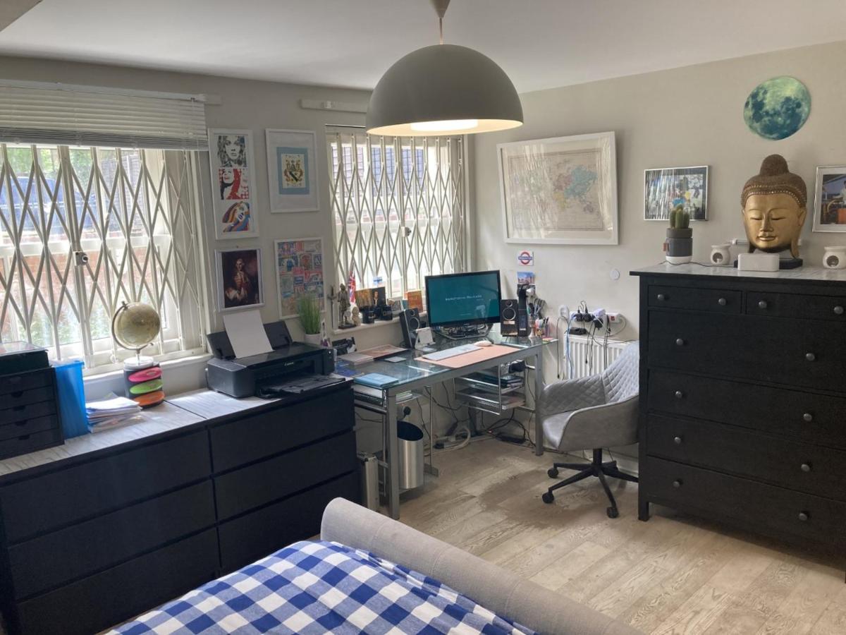 Apartment Stunning Ground Floor Garden - Entire Apartment, Centrally Located, With Free Off Road Parking By Flat & Wiffi, Beautifully Secluded, 3 Mins From Amenities London